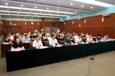 �ӷ�ǣͷ���ֹ����ص��з���Ŀ ������Դѭ������